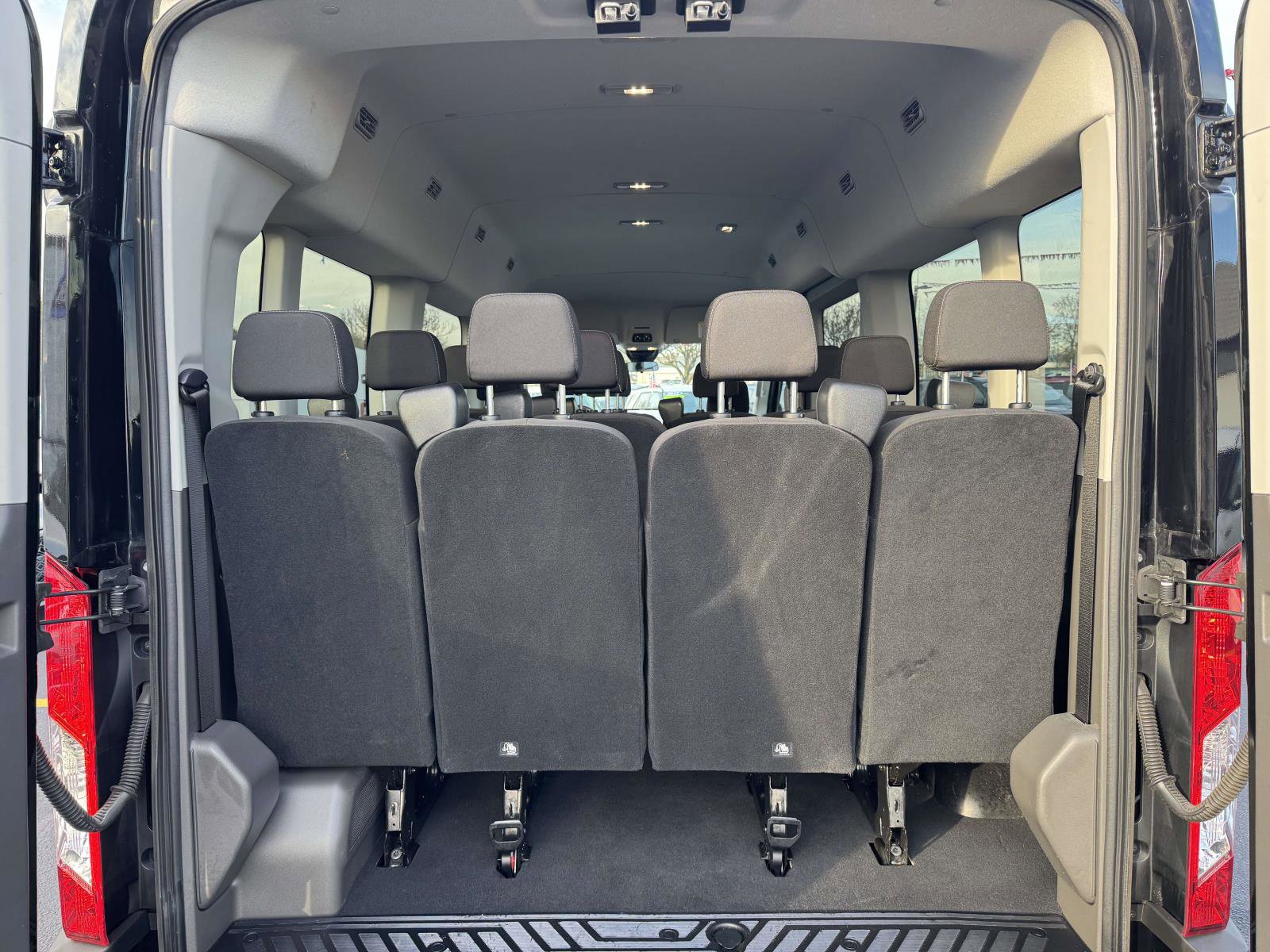 Used 2023 Ford Transit 350 XLT image 10