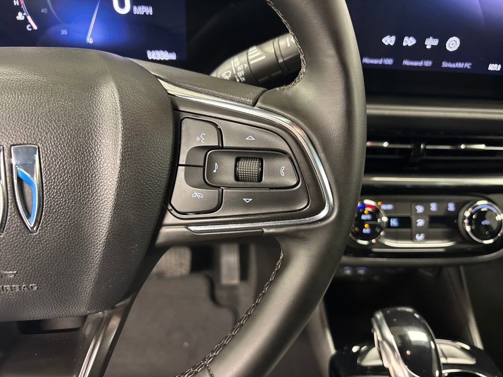 Used 2025 Buick Envista Sport Touring image 32