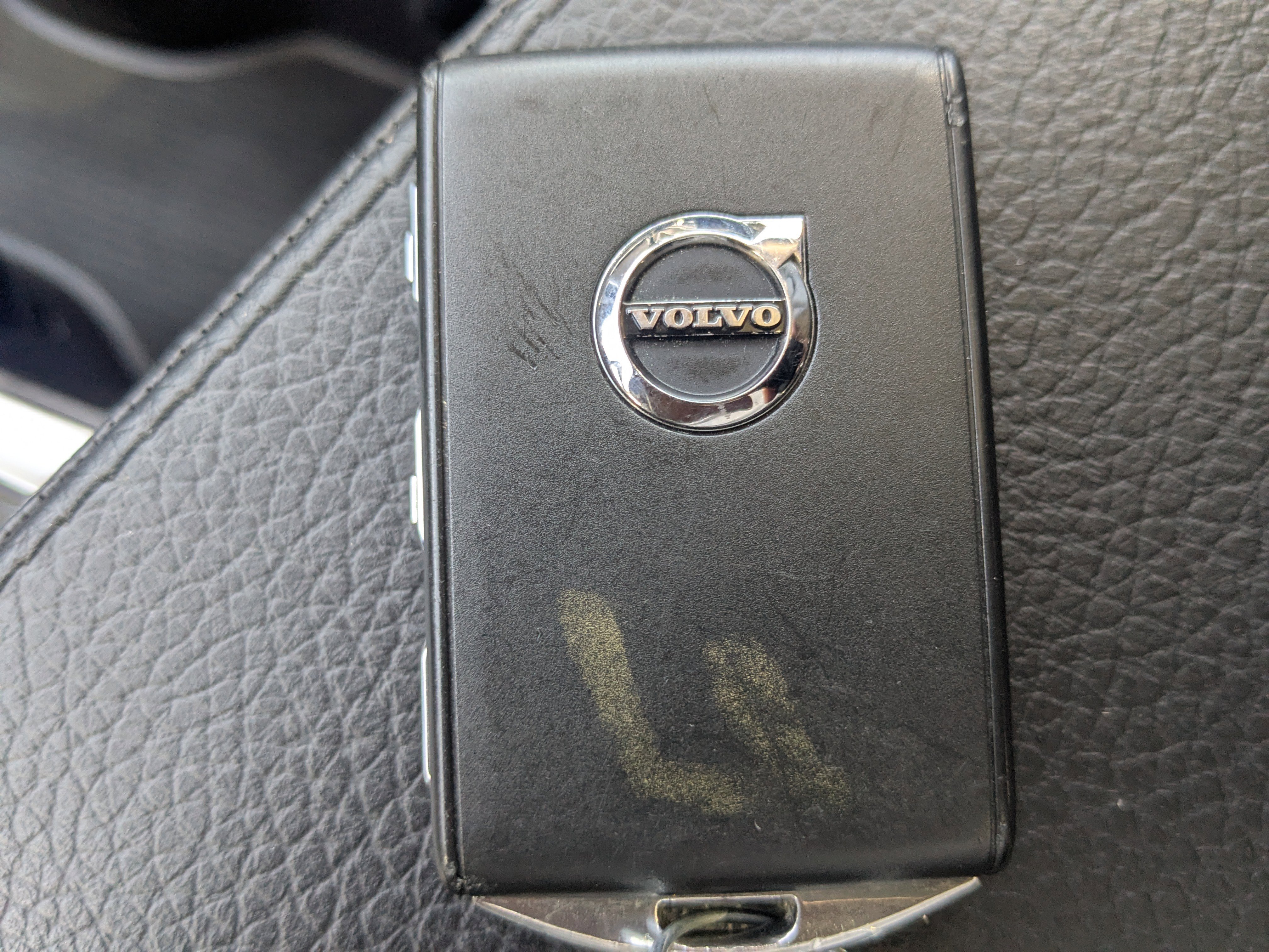 Used 2017 Volvo XC90 T6 Momentum w/ Vision Package image 39