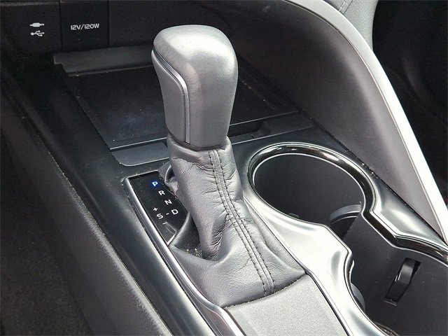 Used 2018 Toyota Camry SE w/ Moonroof Package image 11