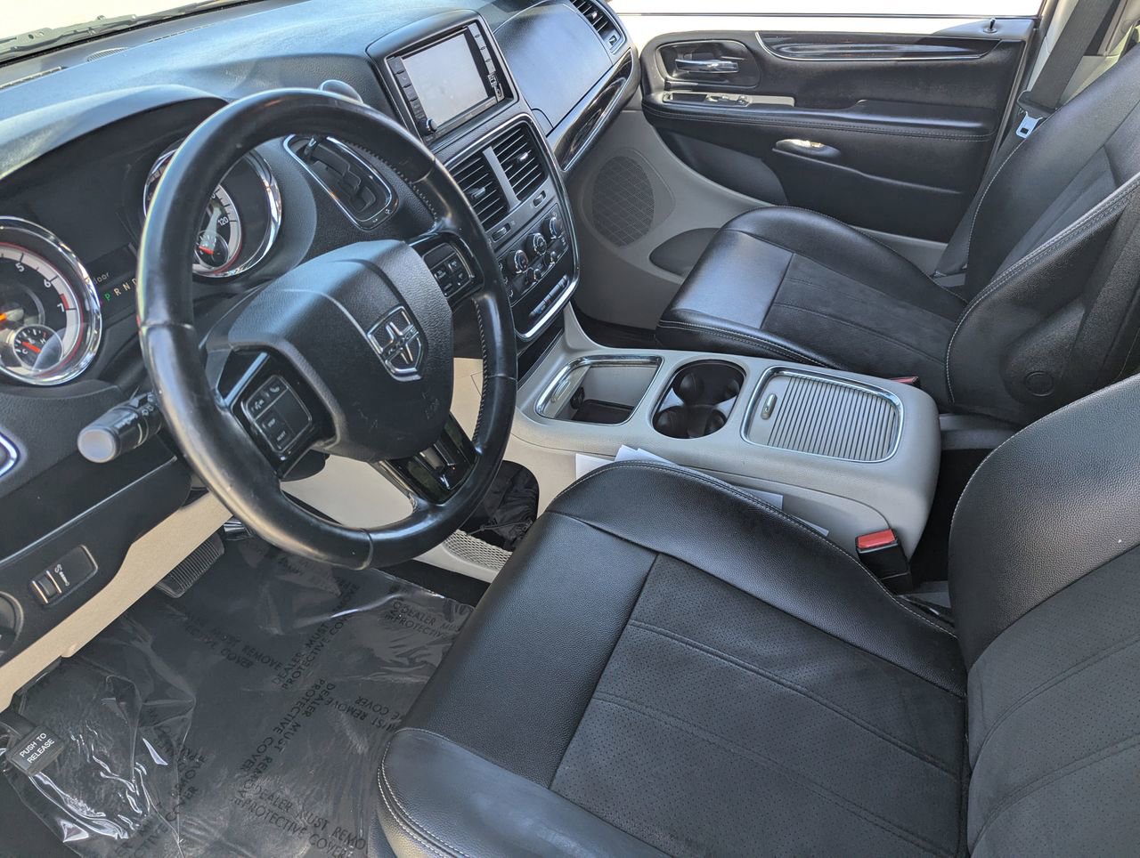 Used 2019 Dodge Grand Caravan SXT image 19