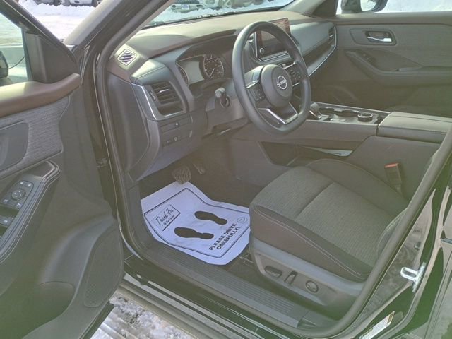 Used 2023 Nissan Rogue SV image 24