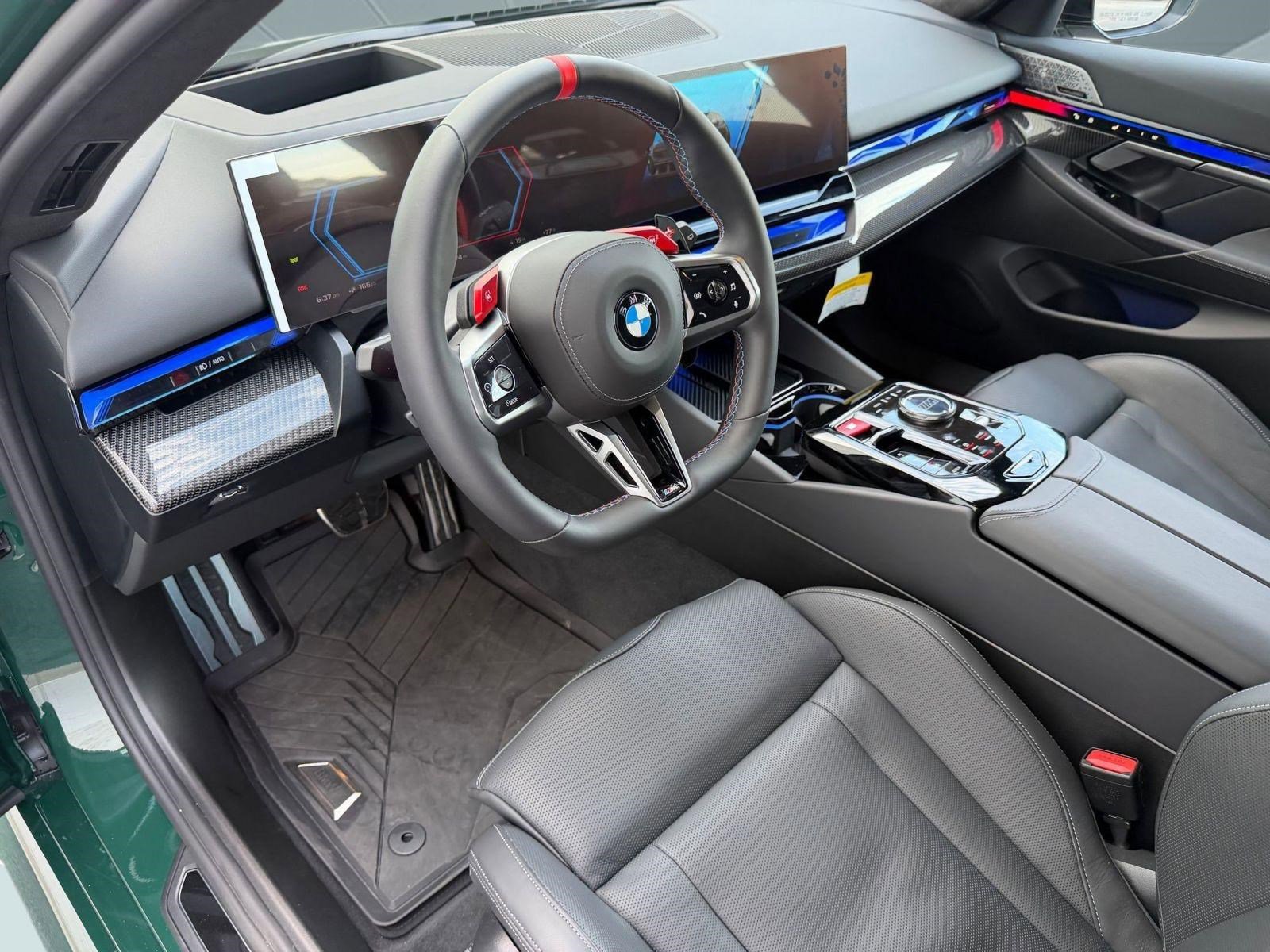 Used 2026 BMW M5 Touring w/ Executive Package AWD/4WD image 4