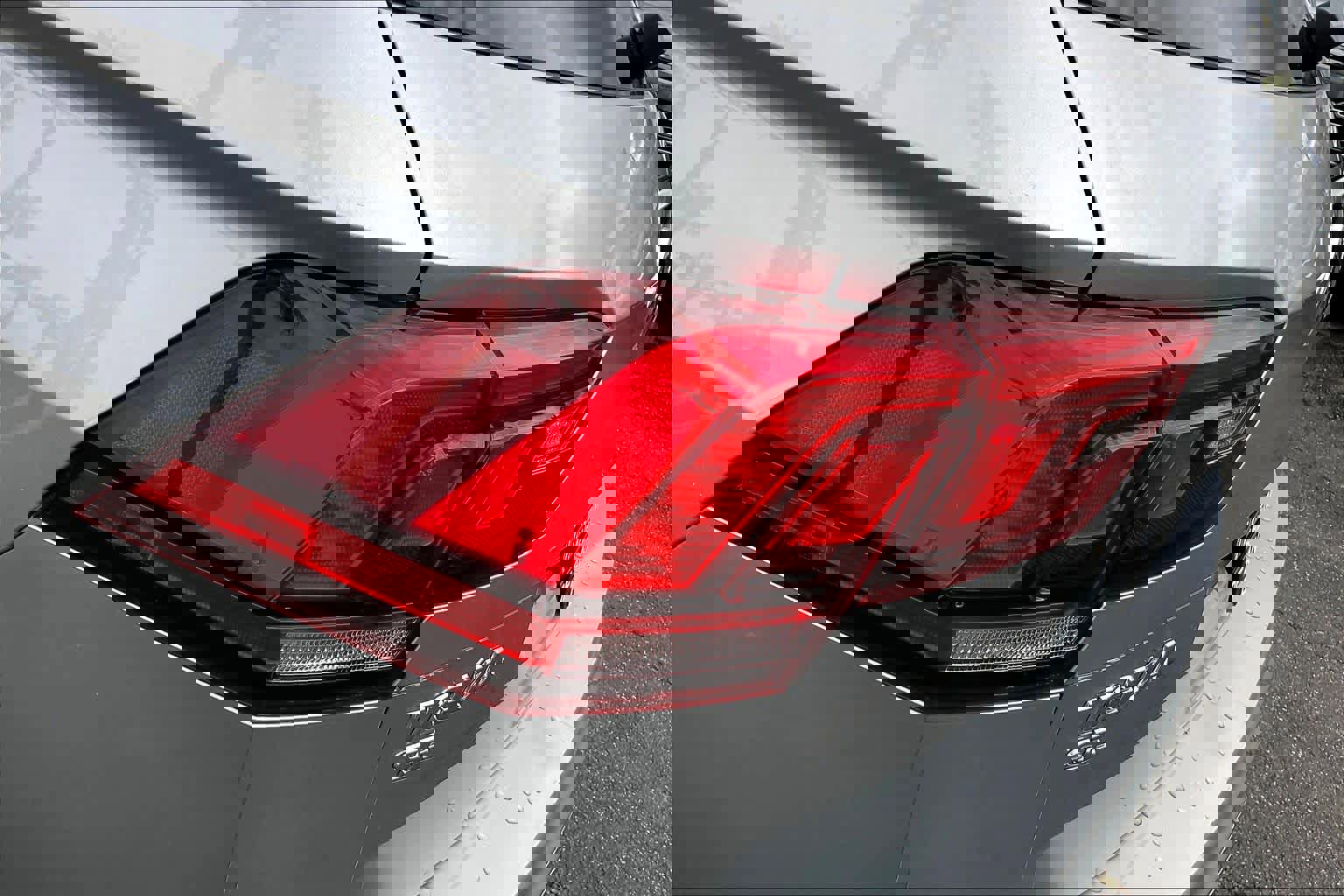 Used 2021 Volkswagen Tiguan SE image 27