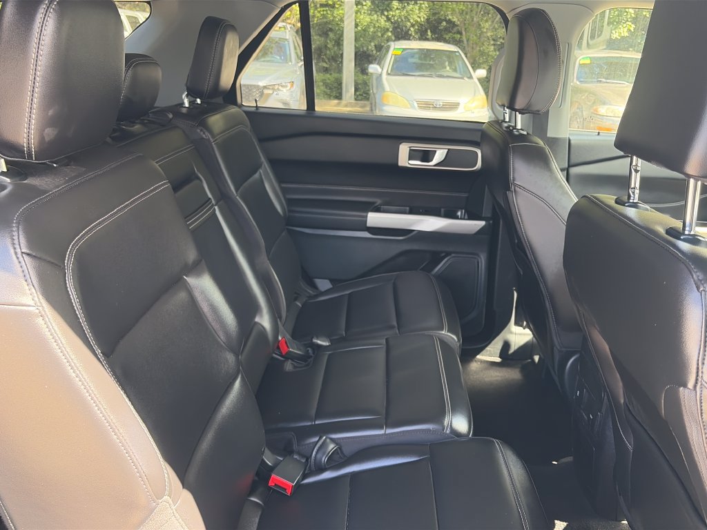 Certified 2024 Ford Explorer XLT w/ Equipment Group 202A RWD image 30