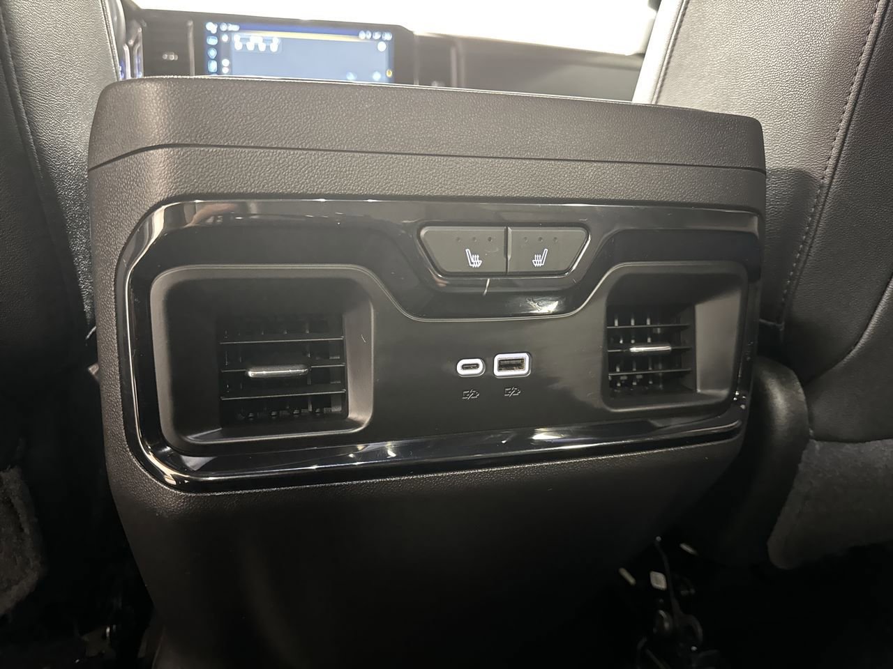 Used 2024 Chevrolet Silverado 1500 ZR2 w/ Technology Package image 33