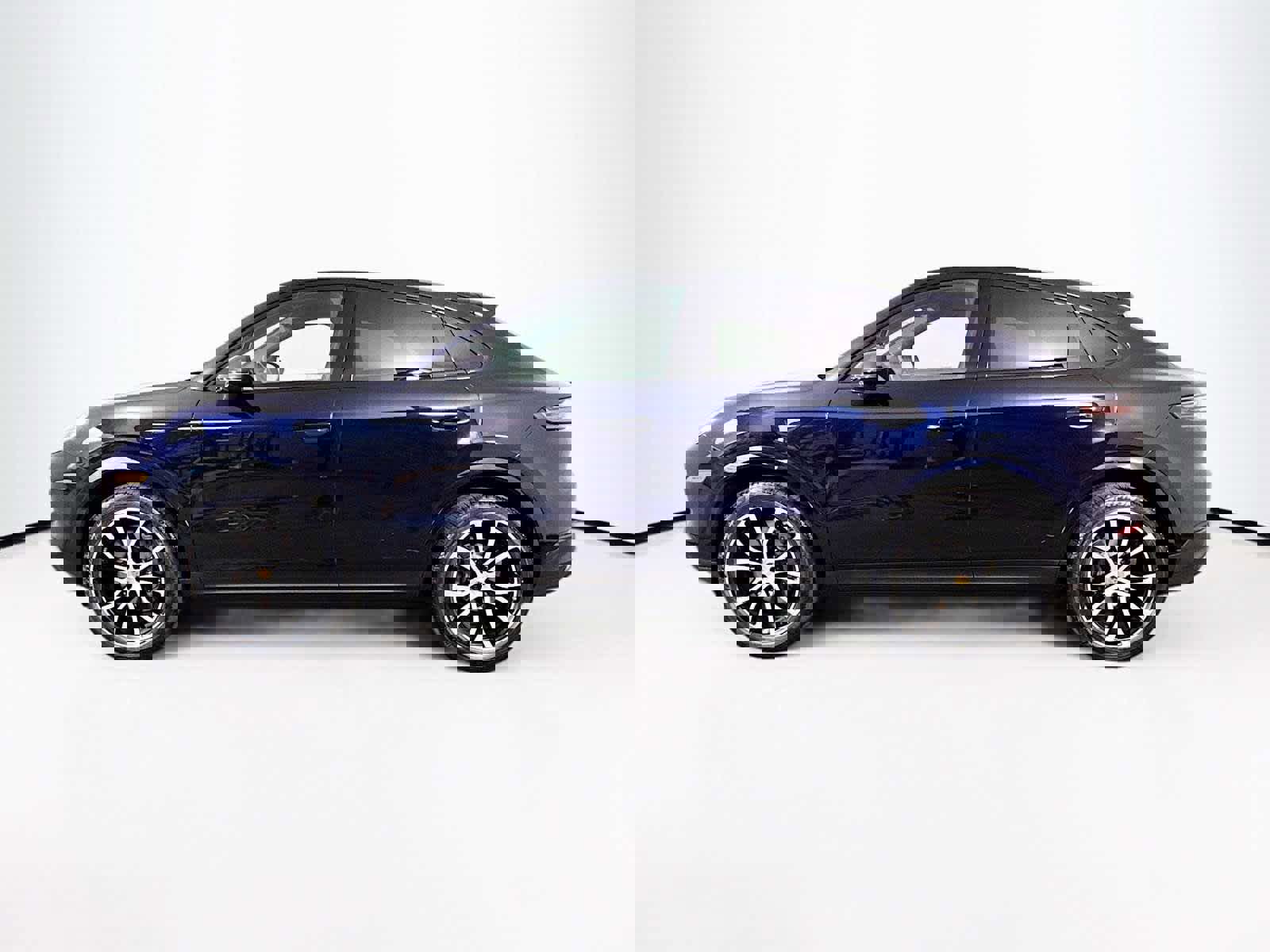 Used 2022 Porsche Cayenne S image 2