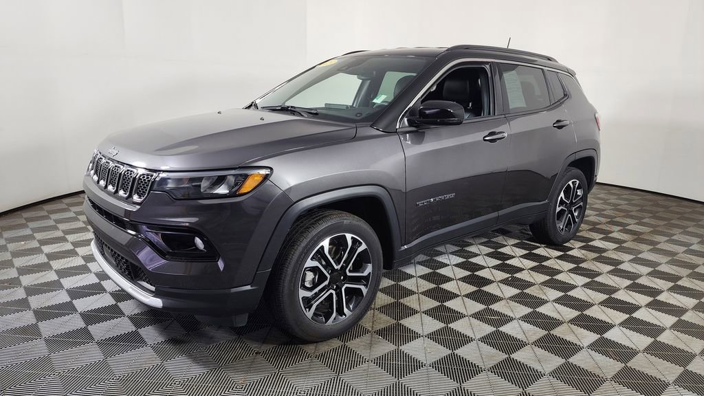 Used 2023 Jeep Compass Limited image 3