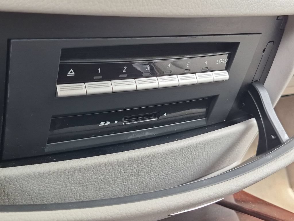 Used 2010 Mercedes-Benz S 550 image 31