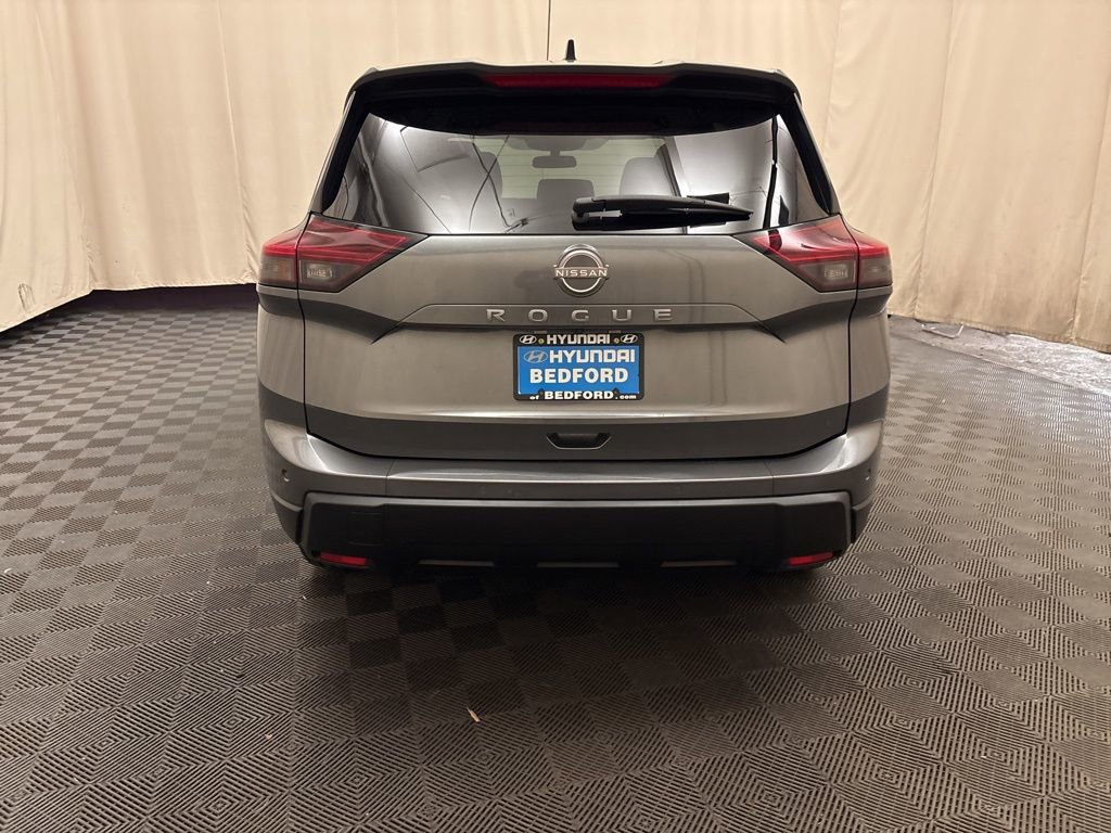 Used 2024 Nissan Rogue S image 6