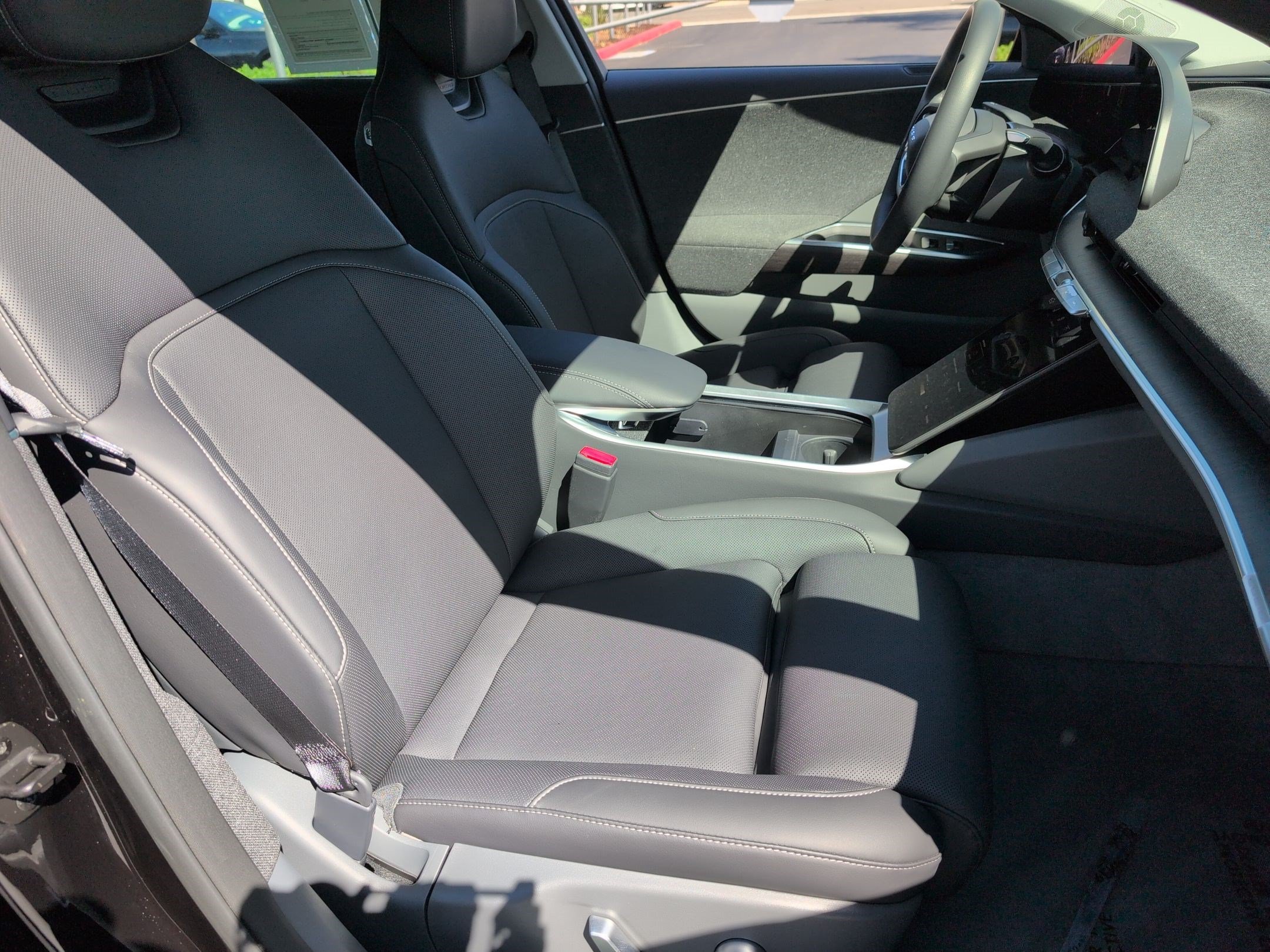 Used 2025 Lucid Air Grand Touring AWD/4WD image 32