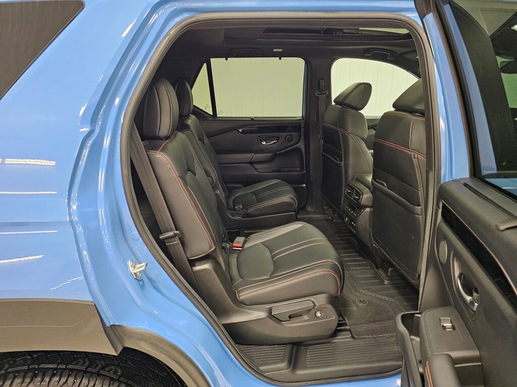 Certified 2023 Honda Pilot TrailSport image 21