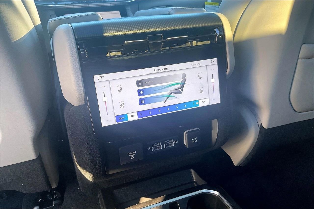 New 2026 Jeep Grand Wagoneer Summit w/ Premium Group III image 18