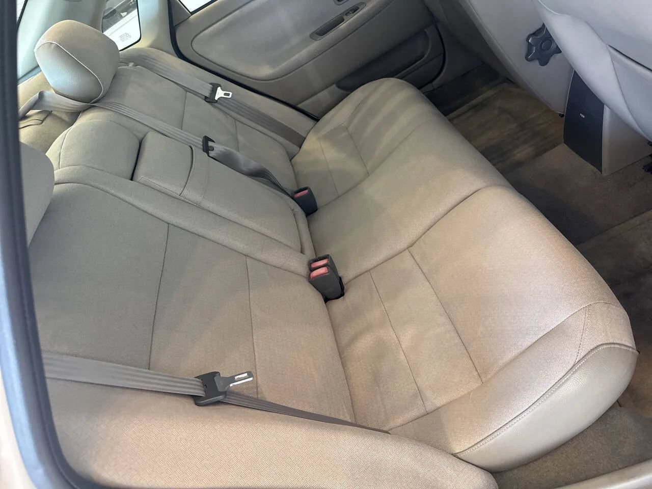 Used 2001 Volvo S40 FWD image 19