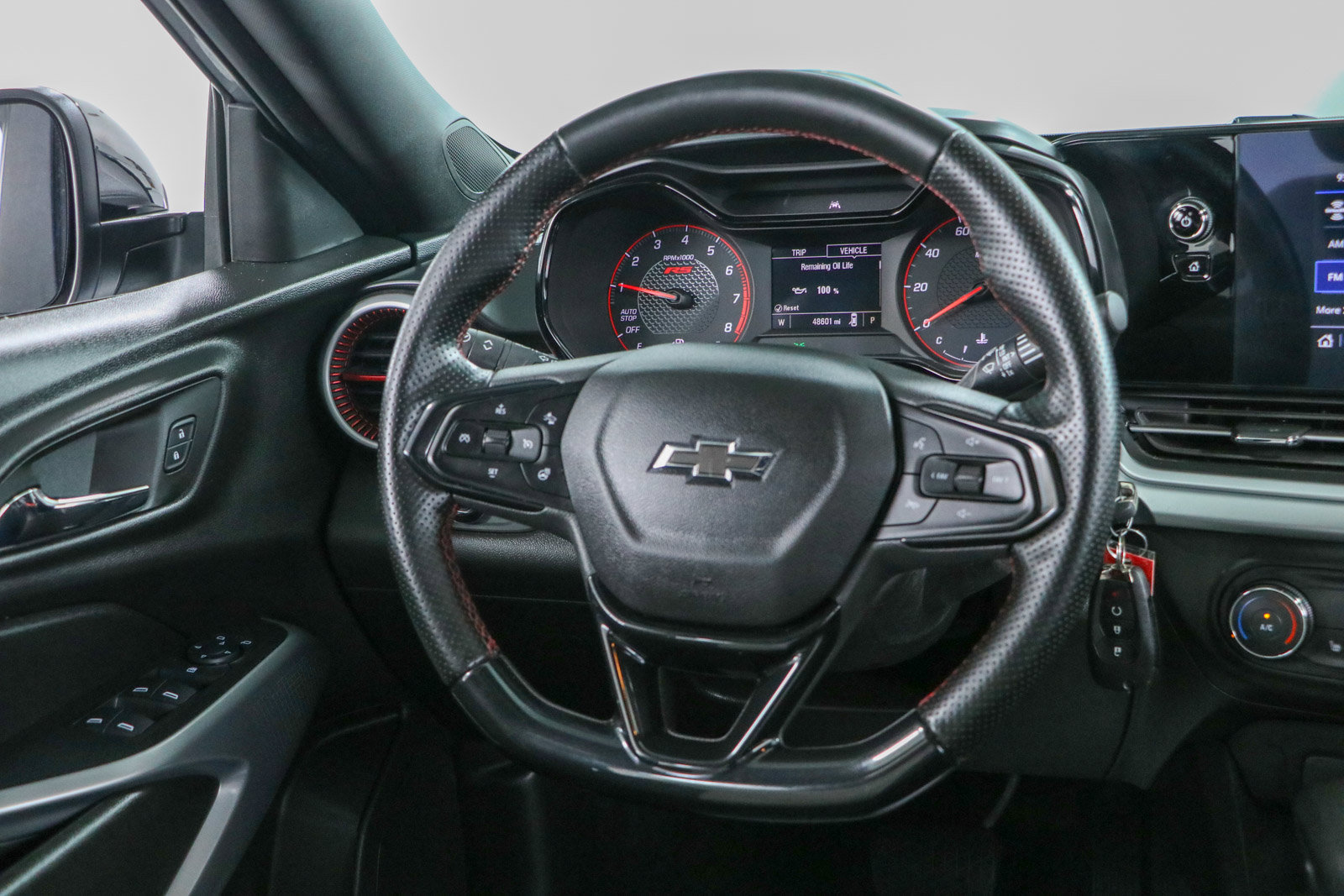 Used 2024 Chevrolet Trax RS w/ Sunroof Package FWD image 12