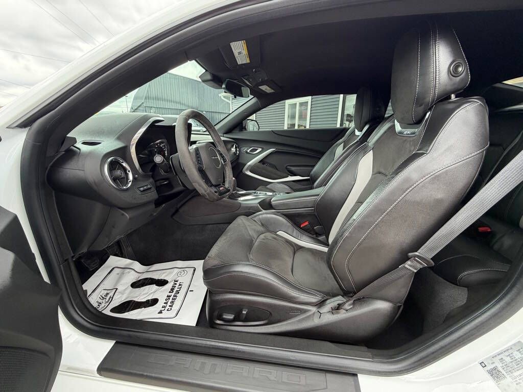 Used 2020 Chevrolet Camaro SS RWD image 23