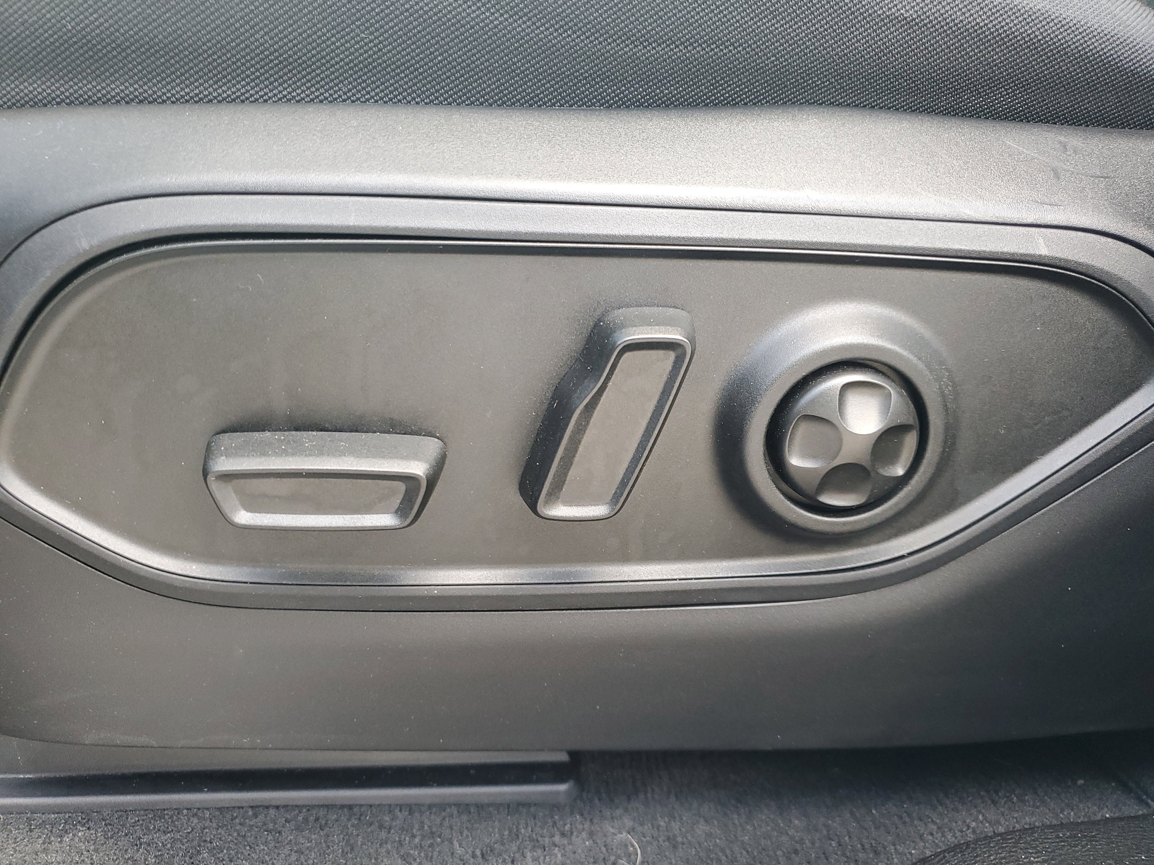 Used 2025 Jeep Grand Cherokee L Laredo w/ Trailer Tow Package image 14