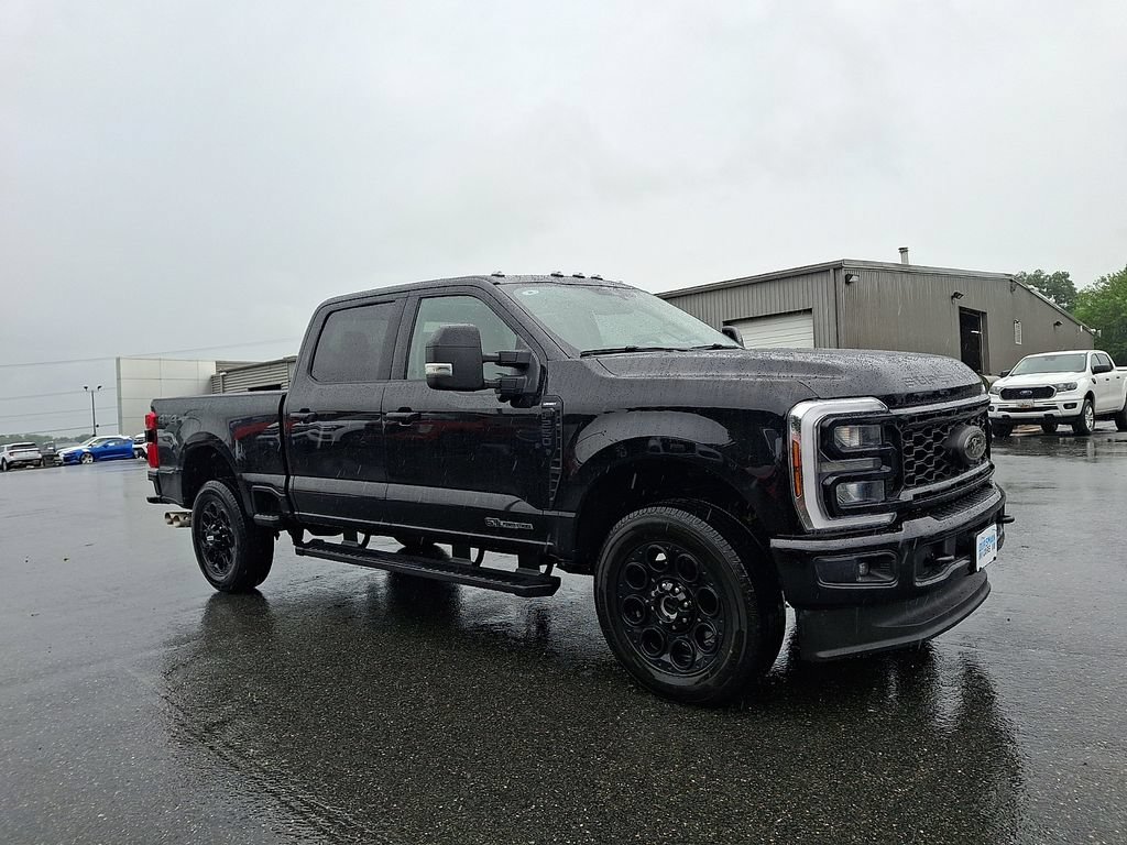 Used 2026 Ford F250 Lariat w/ Black Appearance Package