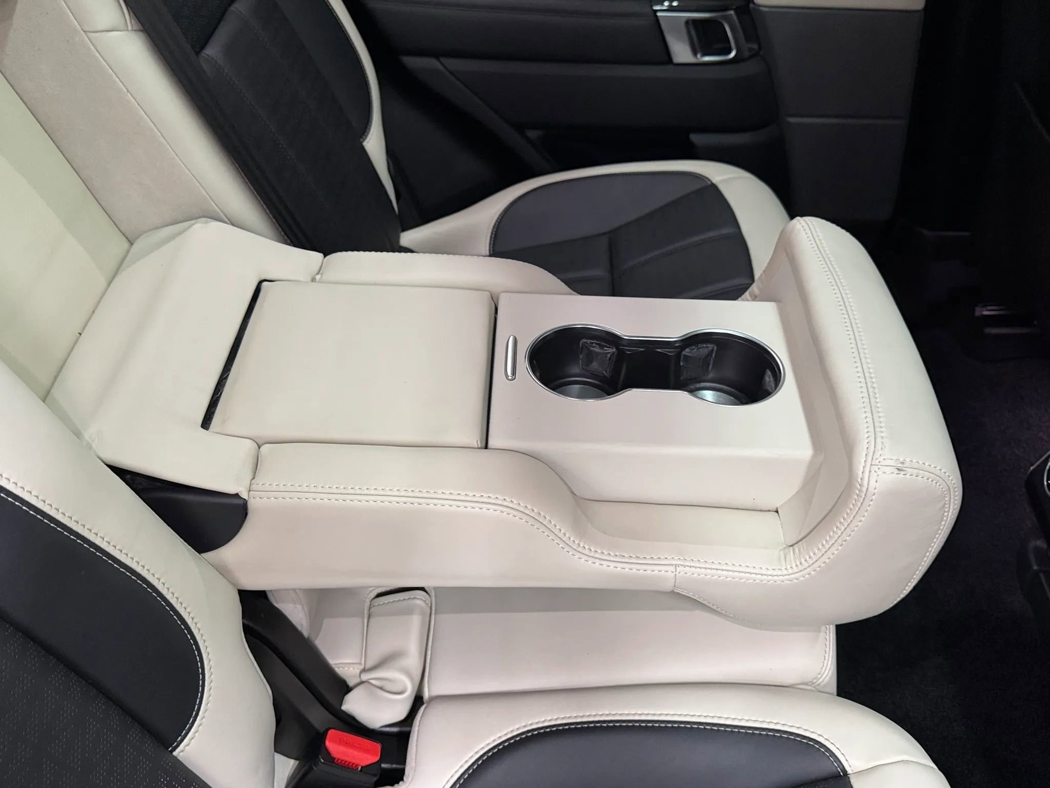 Used 2019 Land Rover Range Rover Sport HSE Dynamic image 37