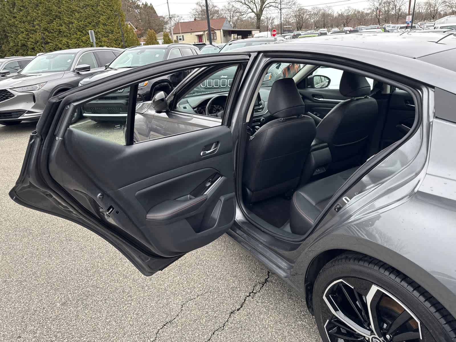Used 2025 Nissan Altima 2.5 SR image 26