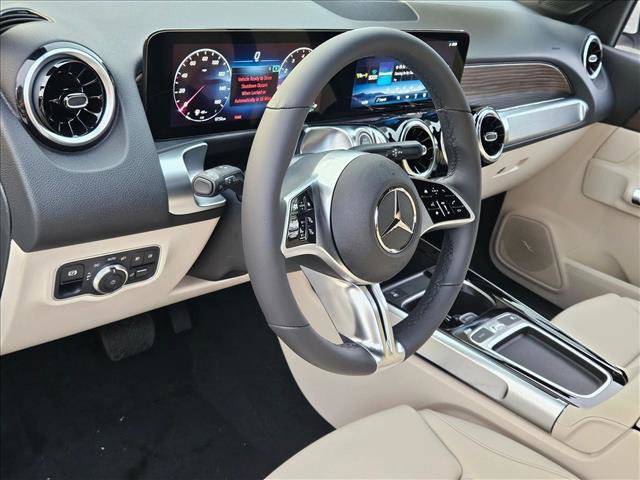 New 2026 Mercedes-Benz GLB 250 image 3