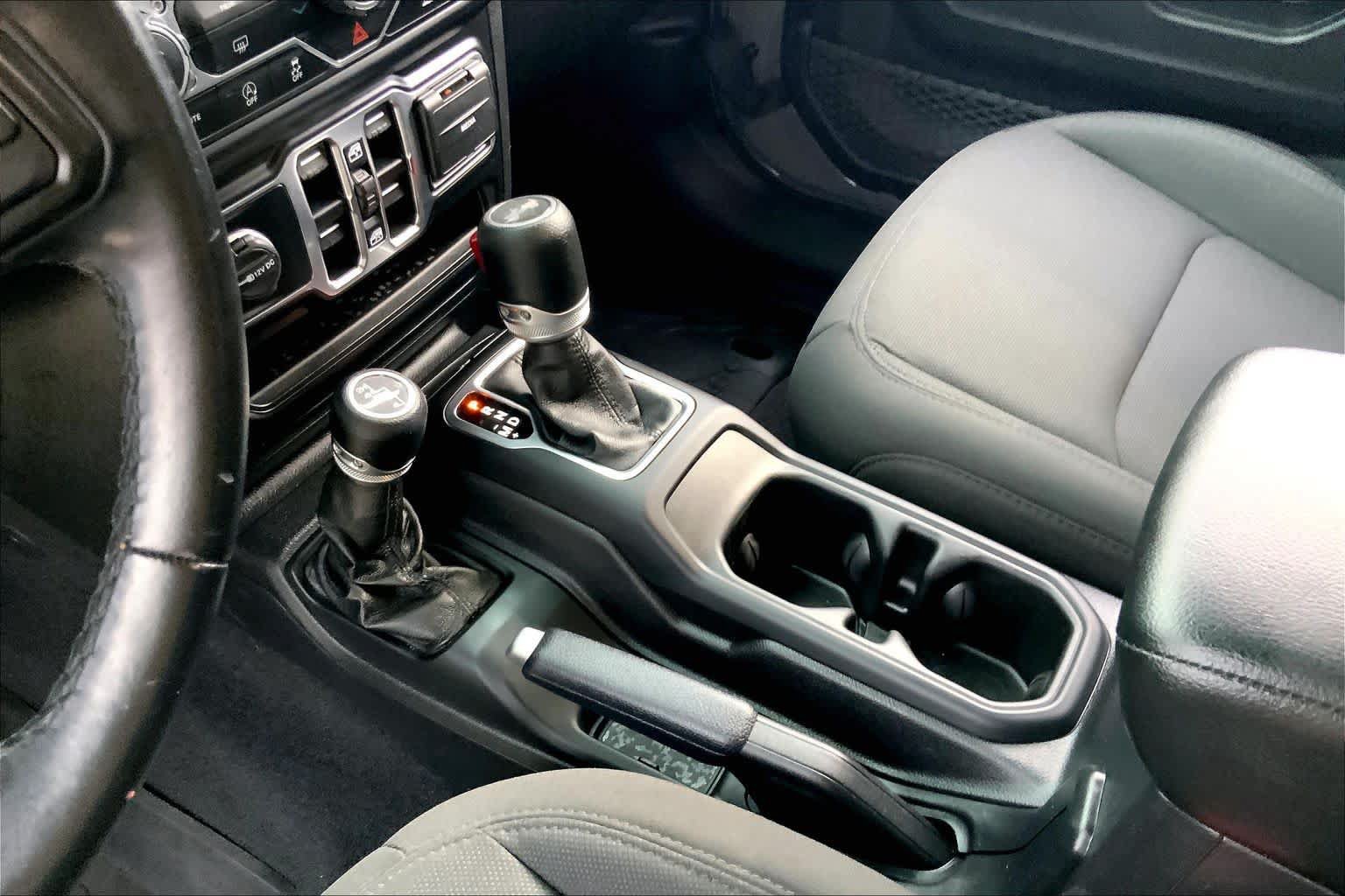 Used 2021 Jeep Wrangler Unlimited Sport AWD/4WD image 16