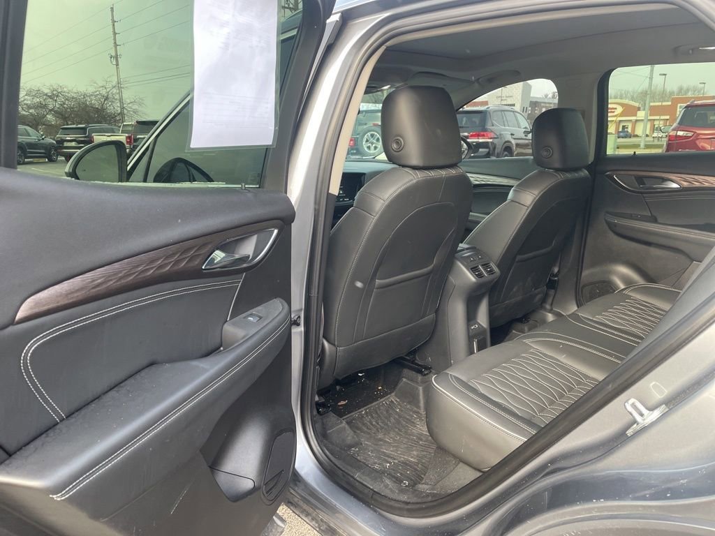 Used 2022 Buick Envision Avenir w/ Safety Package image 27