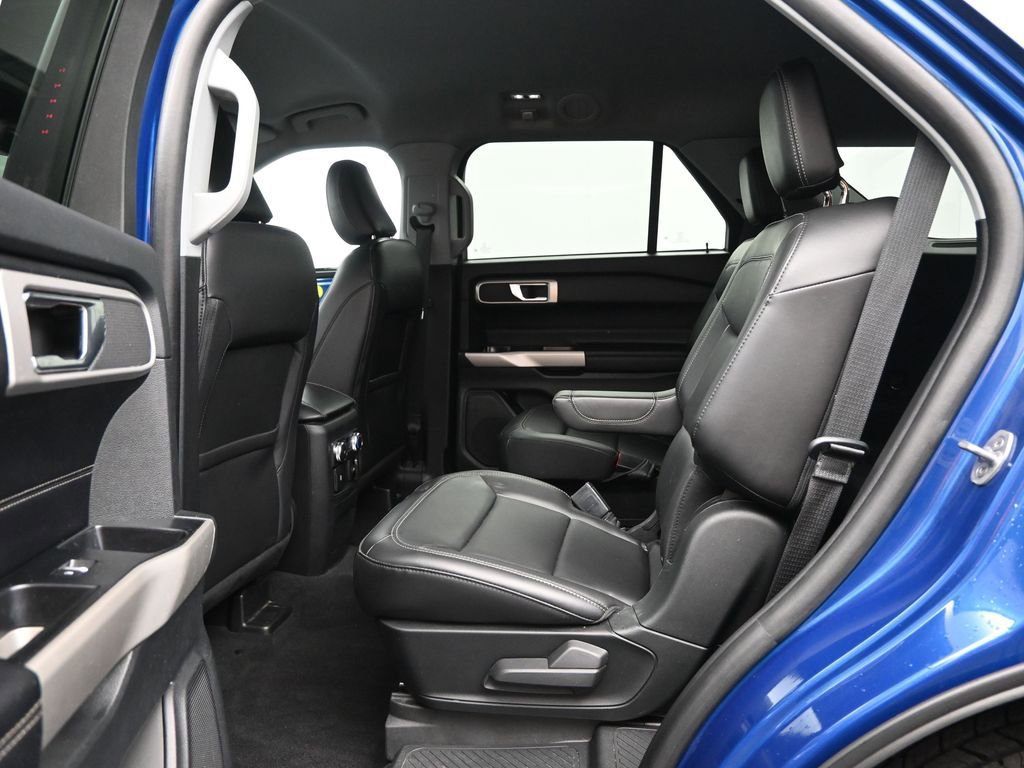 Used 2022 Ford Explorer XLT w/ Equipment Group 202A image 25