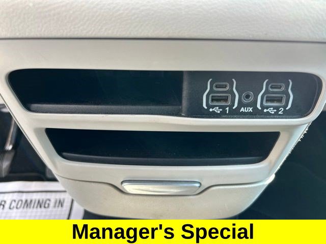Used 2024 Chrysler Pacifica Touring-L FWD image 33
