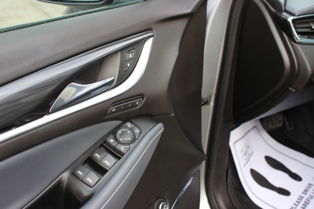 Used 2023 Buick Enclave Premium image 5