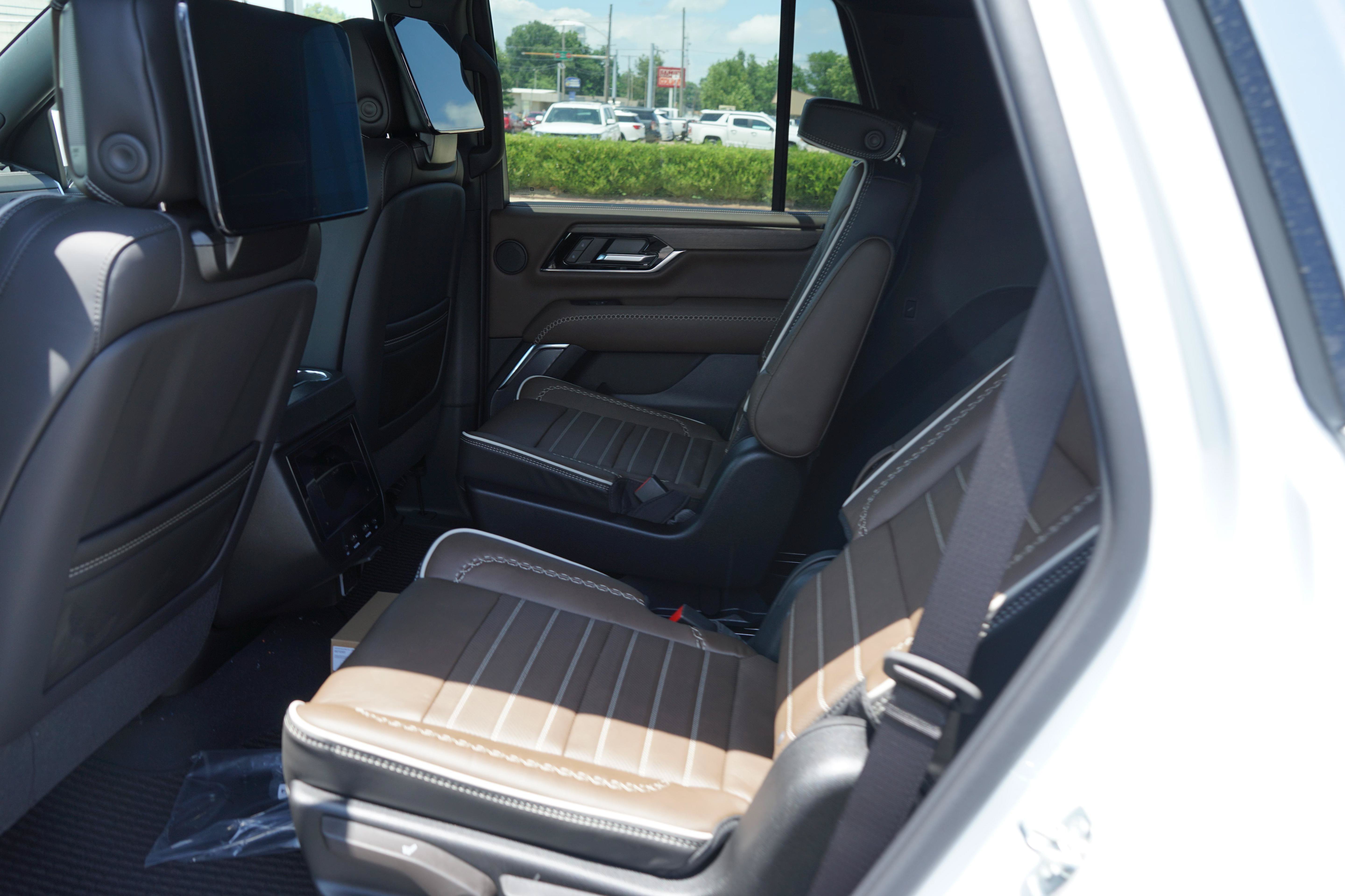 New 2026 GMC Yukon Denali Ultimate AWD/4WD image 46