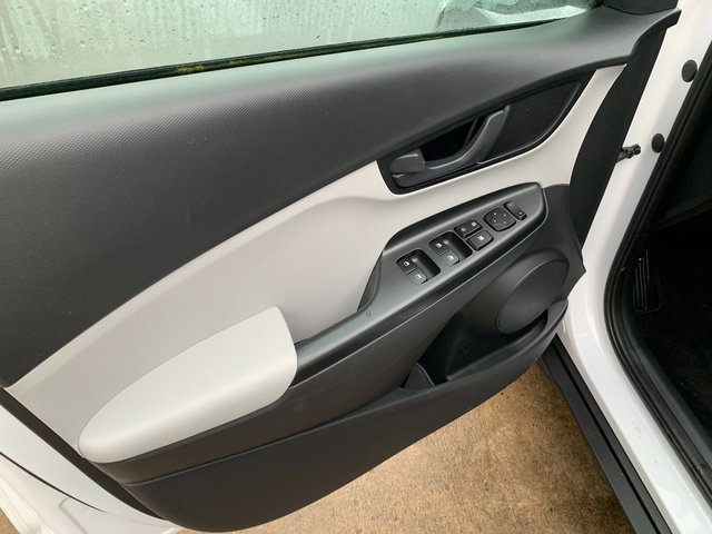 Used 2023 Hyundai Kona SEL w/ Cargo Package image 22