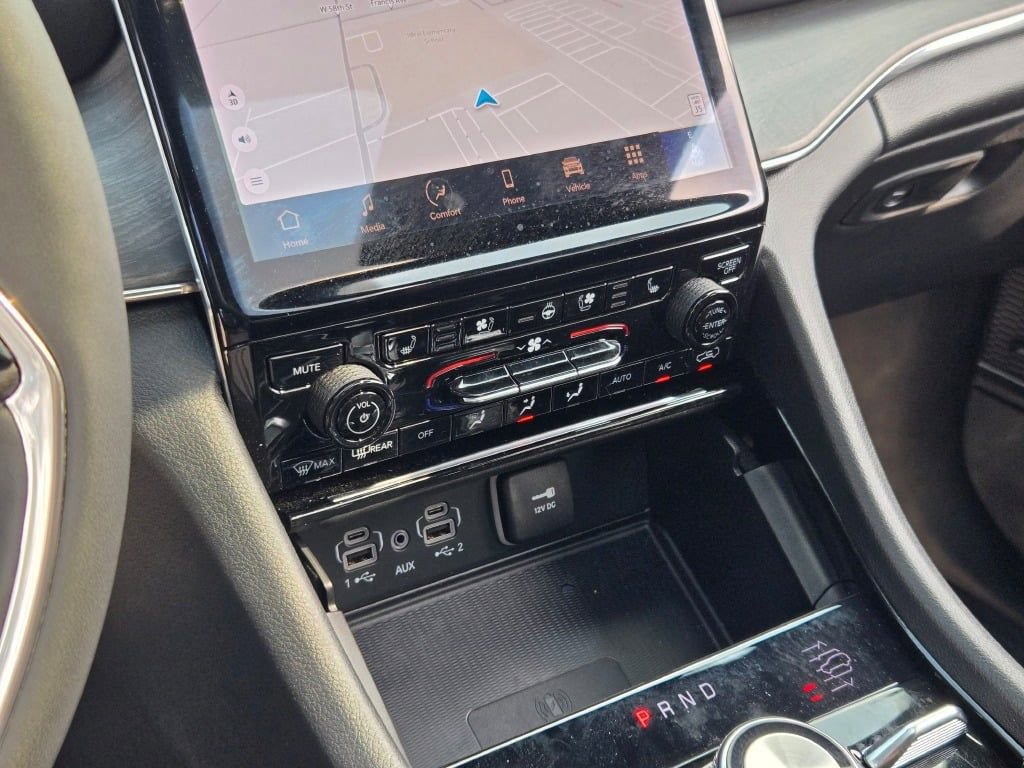 Certified 2024 Jeep Grand Cherokee Overland w/ Luxury Tech Group IV image 27