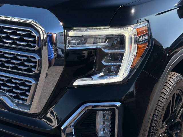 Used 2021 GMC Sierra 1500 Denali w/ Denali Ultimate Package AWD/4WD image 9