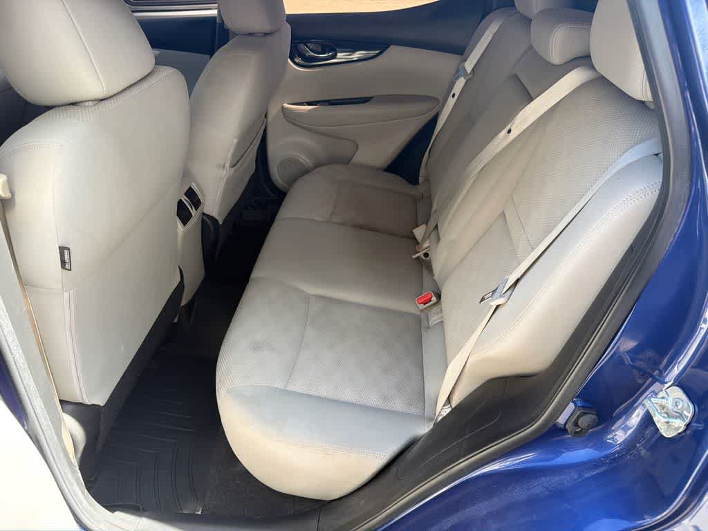Used 2019 Nissan Rogue Sport SV AWD/4WD image 16