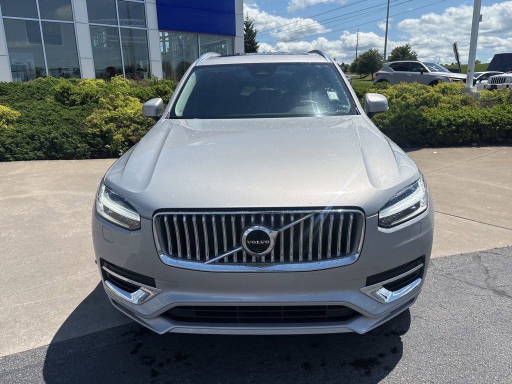 Used 2023 Volvo XC90 B6 Plus w/ Protection Package Premier AWD/4WD image 3