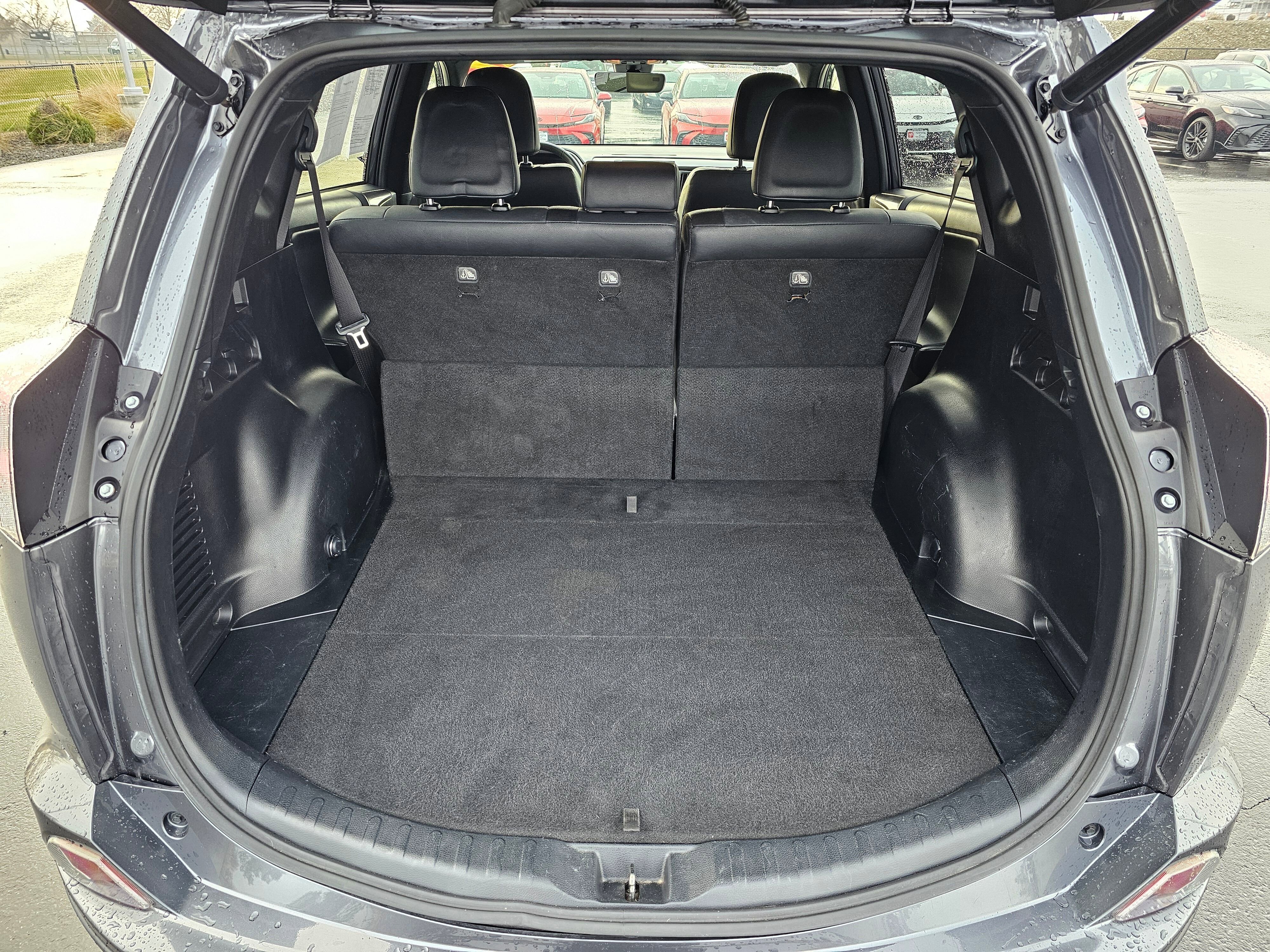 Used 2017 Toyota RAV4 SE w/ Power Extra Value Package AWD/4WD image 42