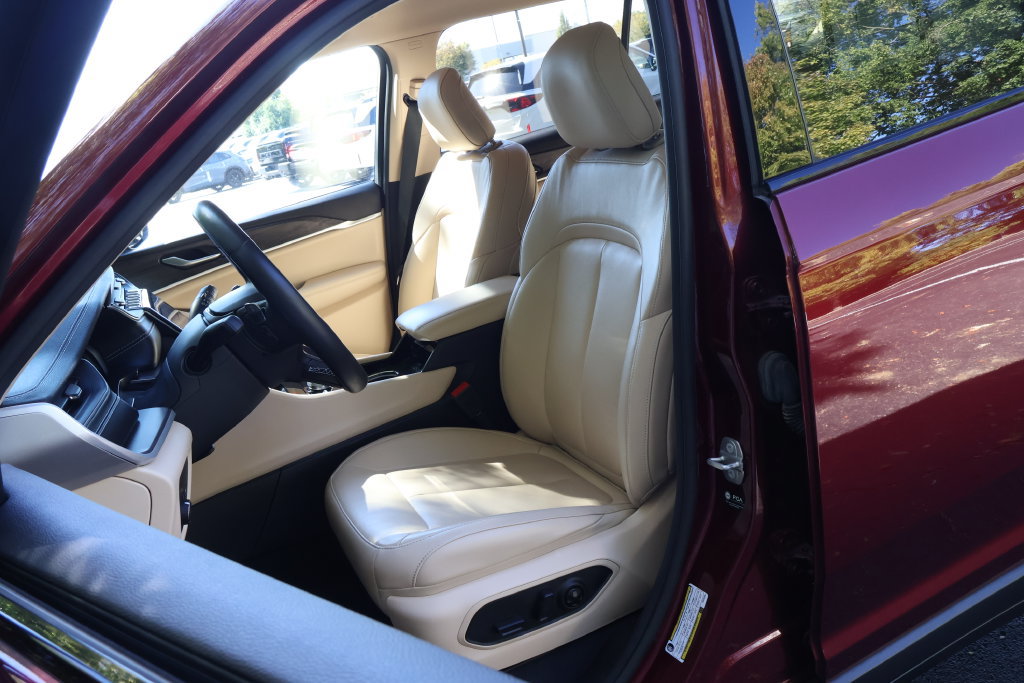 Used 2022 Jeep Grand Cherokee L Limited AWD/4WD image 31
