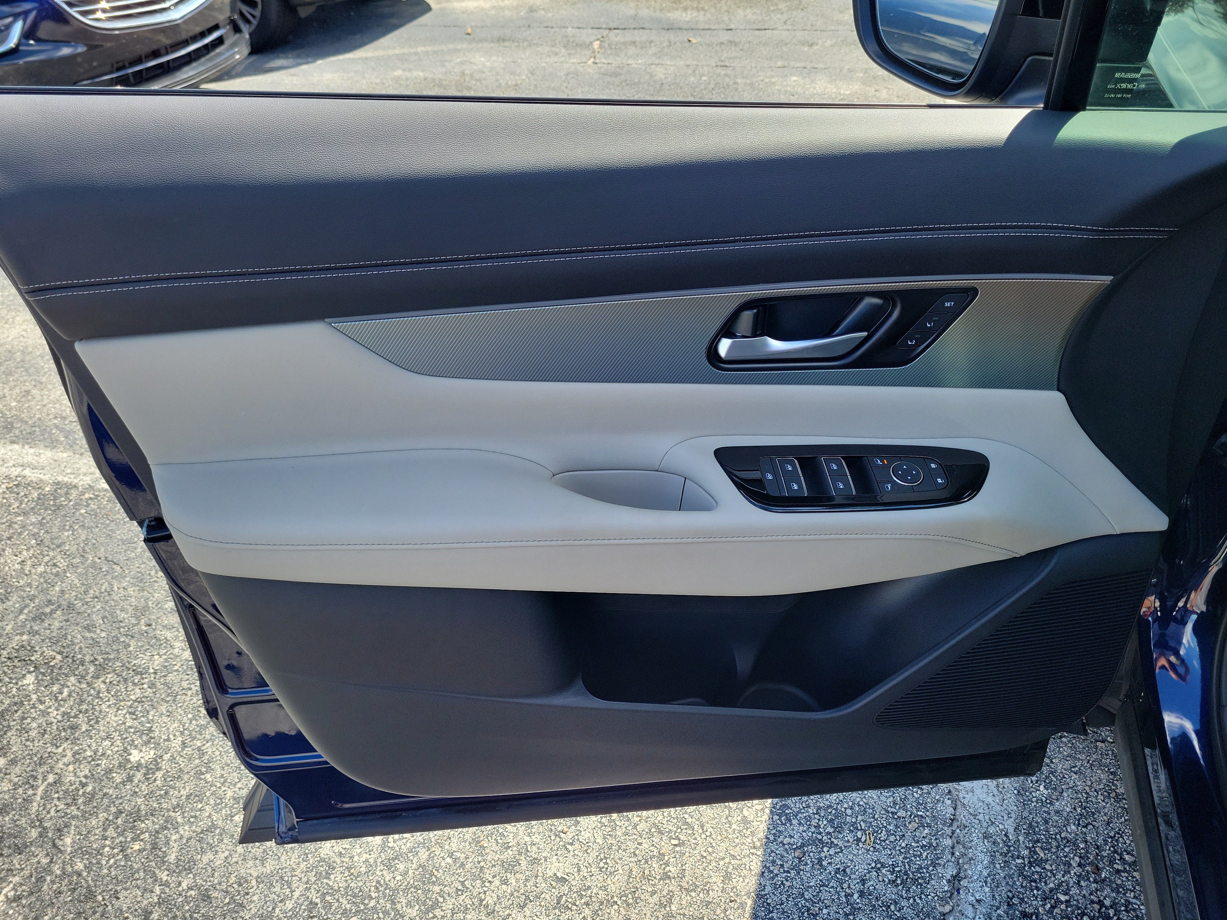 Certified 2025 Nissan Murano SL AWD/4WD image 10