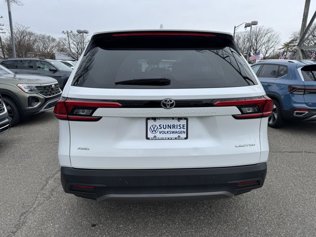 Used 2024 Toyota Grand Highlander AWD image 6