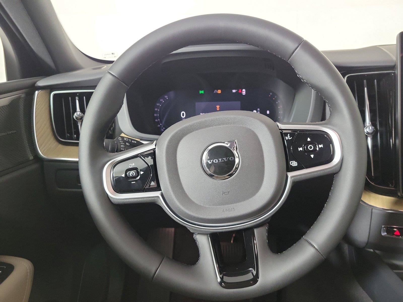 New 2026 Volvo XC60 B5 Plus w/ Climate Package AWD/4WD image 16