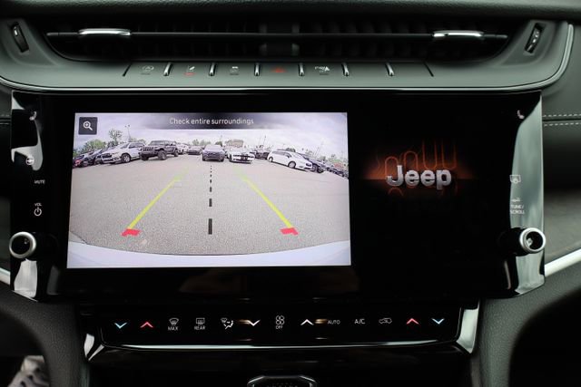 Used 2026 Jeep Grand Cherokee L Limited AWD/4WD image 22