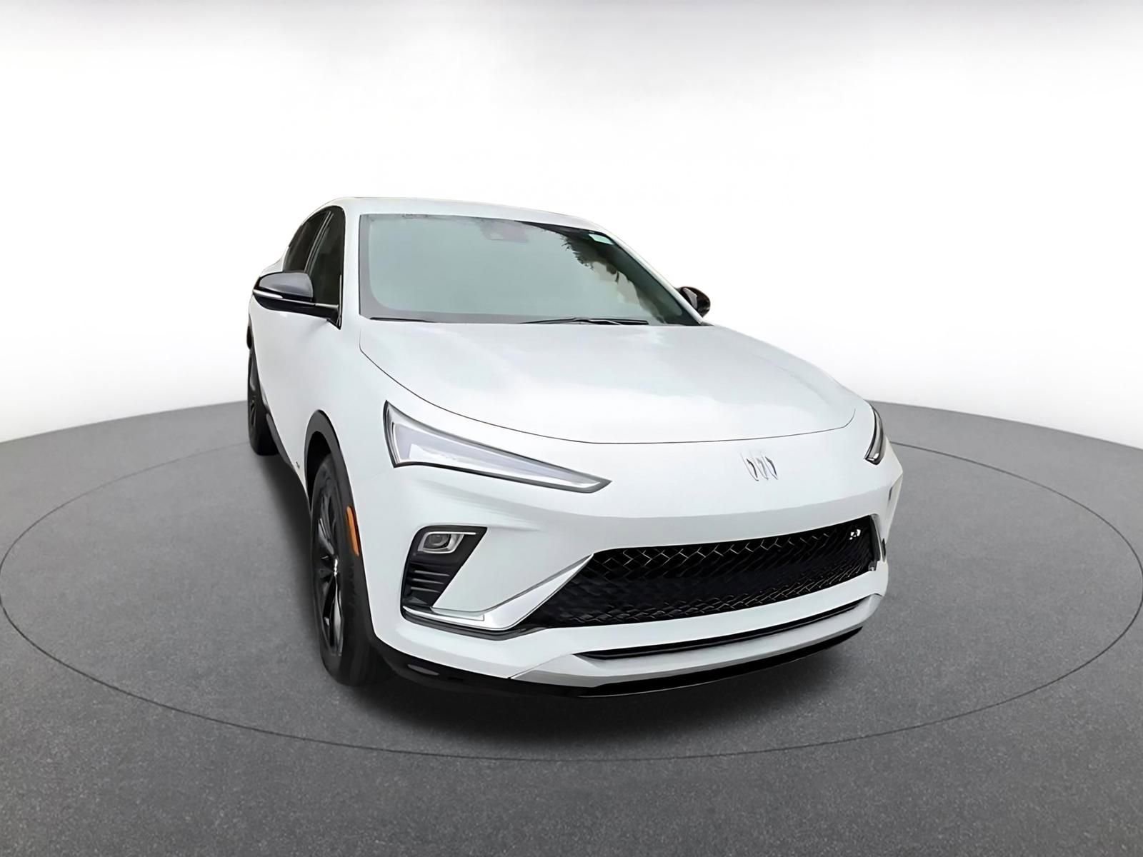 Used 2025 Buick Envista Sport Touring image 3