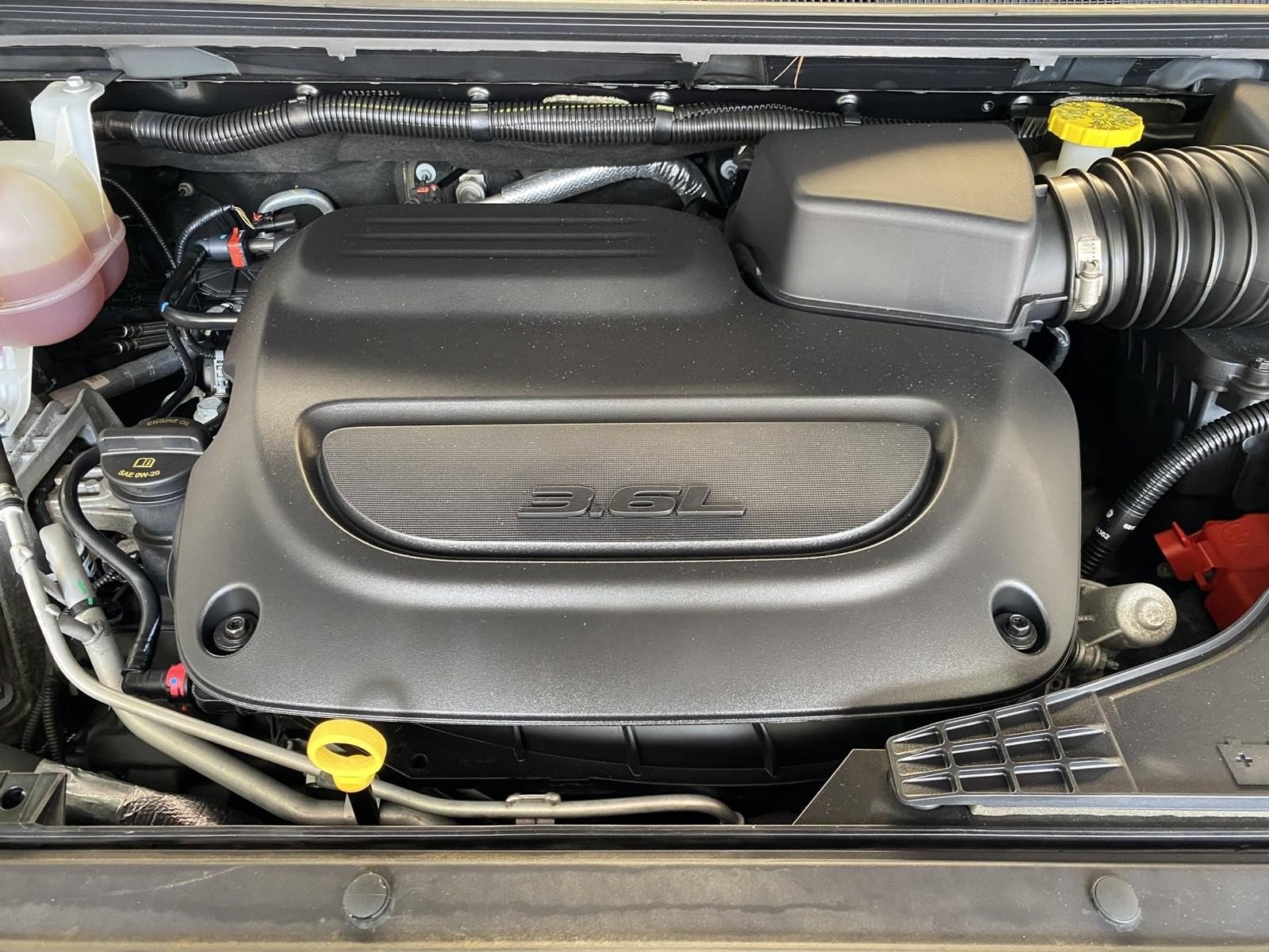 Used 2024 Chrysler Pacifica Touring-L FWD image 20