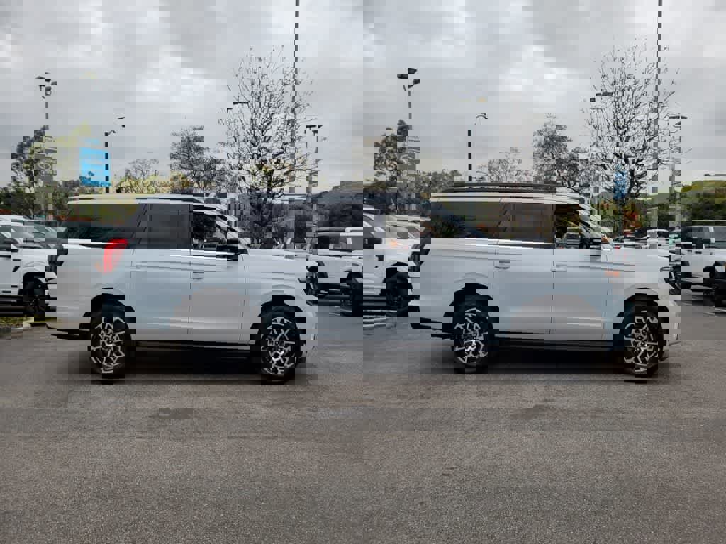 Used 2025 Ford Expedition Max Active image 8