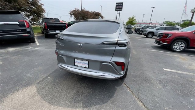 New 2025 Buick Envista Avenir image 9