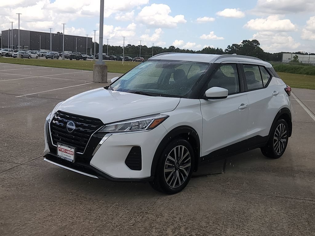 Used 2024 Nissan Kicks SV FWD image 9