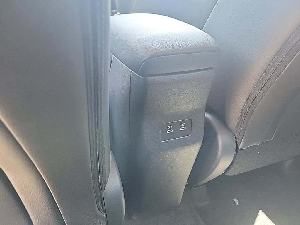 New 2025 Nissan Kicks SR FWD image 34