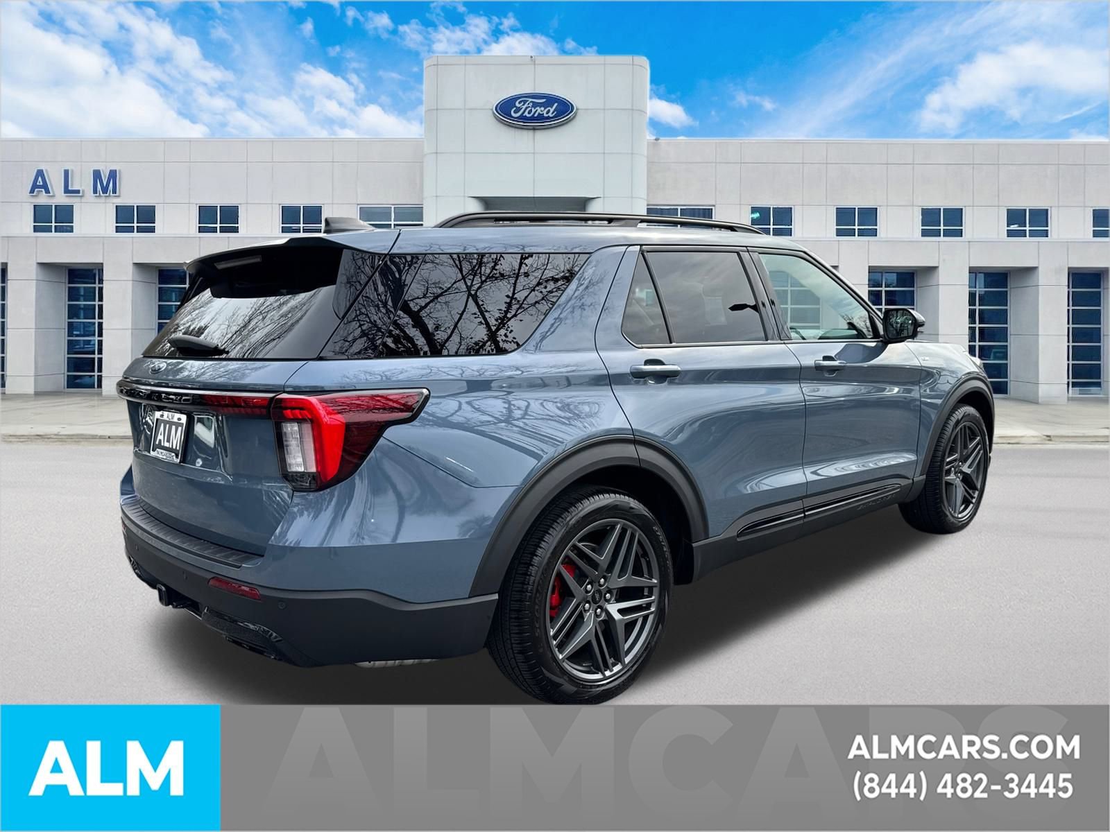 Used 2025 Ford Explorer ST-Line w/ Premium Package image 5