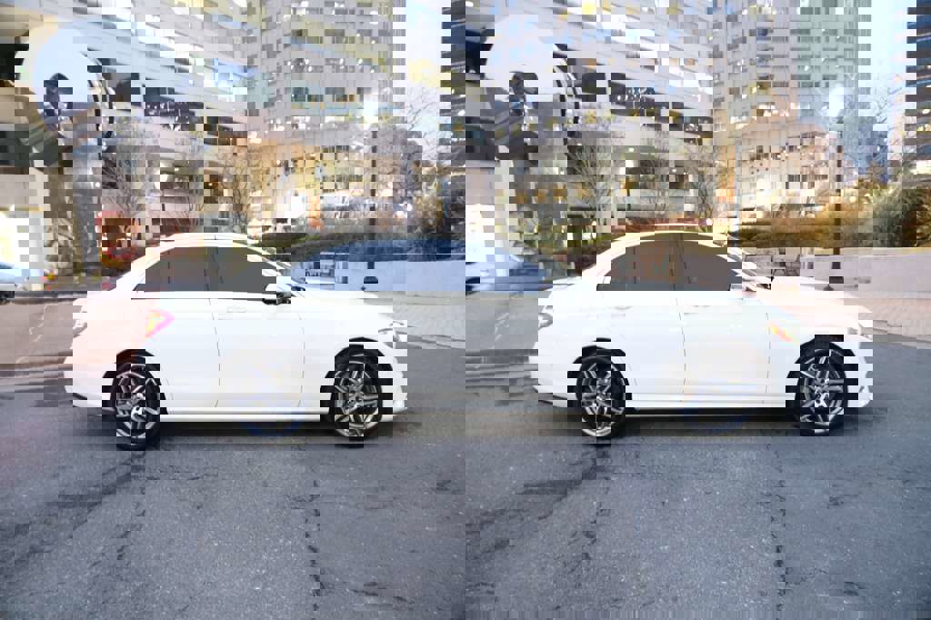 Used 2019 Mercedes-Benz E 300 4MATIC w/ Premium 1 Package image 13